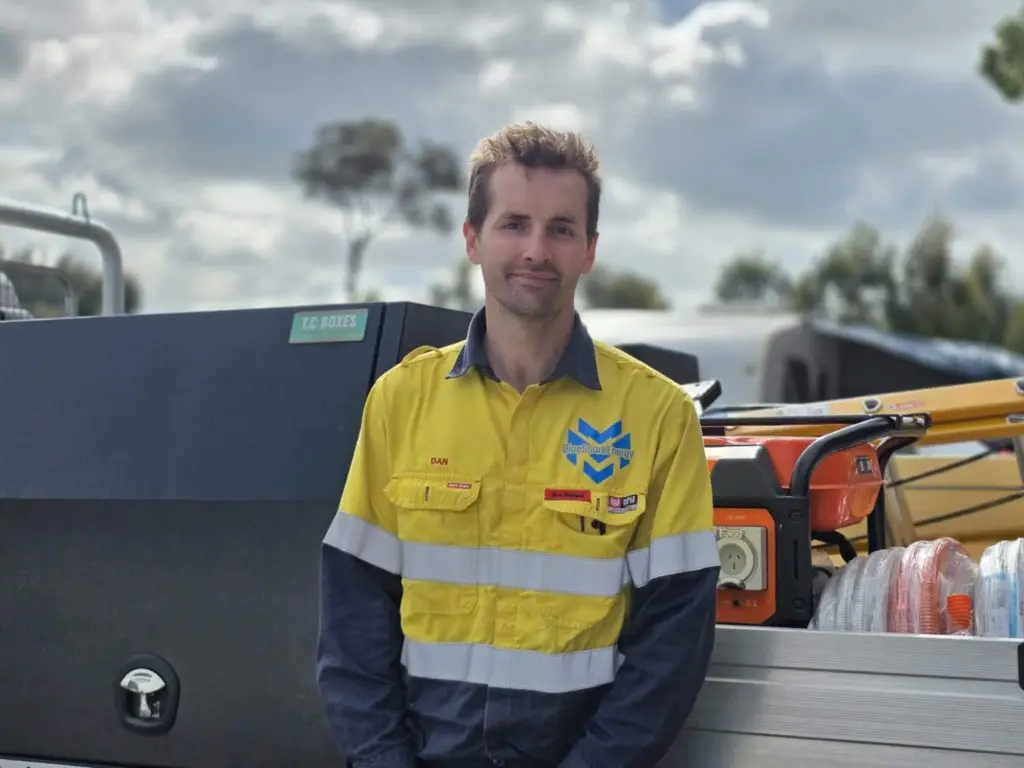 Dan electrician and owner. Qualified in high voltage, solar, batteries, residential and commercial